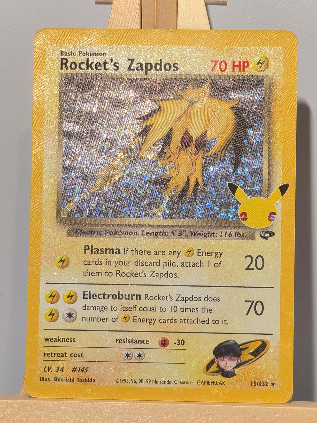 Rocket's Zapdos 15/132 holo Celebrations: Classic Collection MP