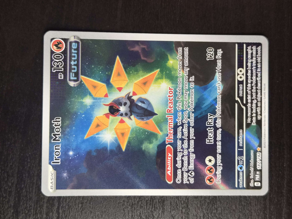 Iron Moth 187/182 Illustration Rare – Paradox Rift NM/M